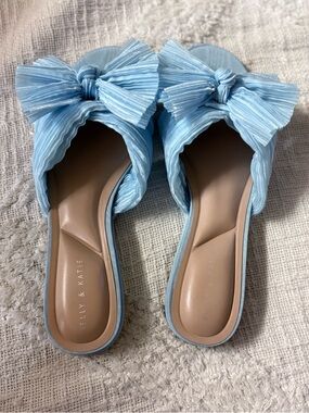 Brand new Kelly & Katie Light Blue Bow Slide Sandals Size 8